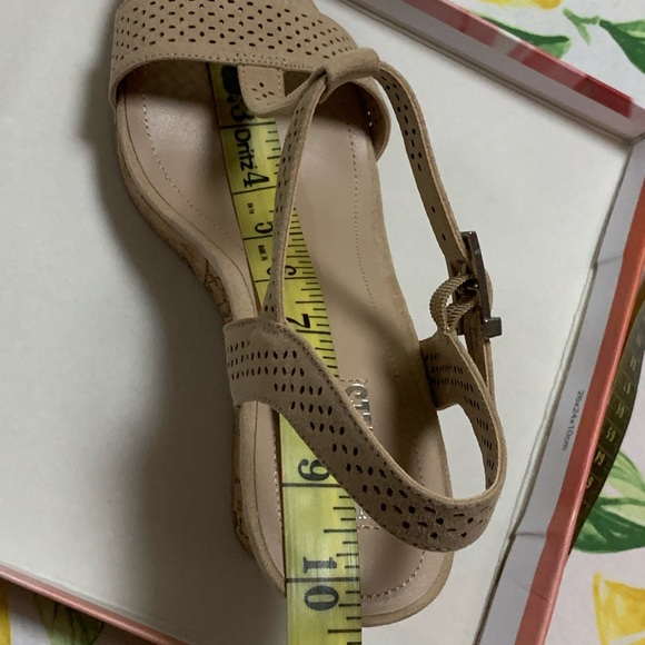 Style Charles Wedge Heels Size 10.5 Taupe/Nude - Picture 11 of 12